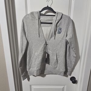 Celebrate Seattle Mariners baseball in October in this new with tags pullover!😍